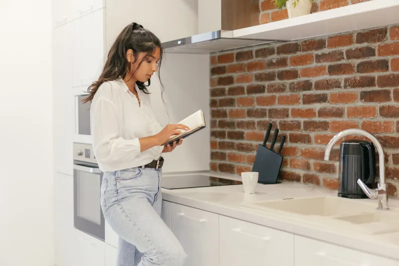 I Tried to Build a 'That Girl' Morning Routine That Wouldn't Destroy My Will to Live — Two Weeks Later, Here's What Happened
